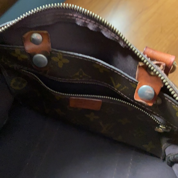 Louis Vuitton vintage purse - Picture 14 of 16